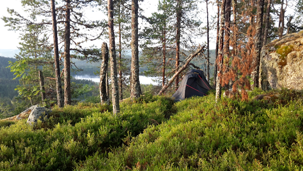 Björnberget med itt lilla tält till höger i bild